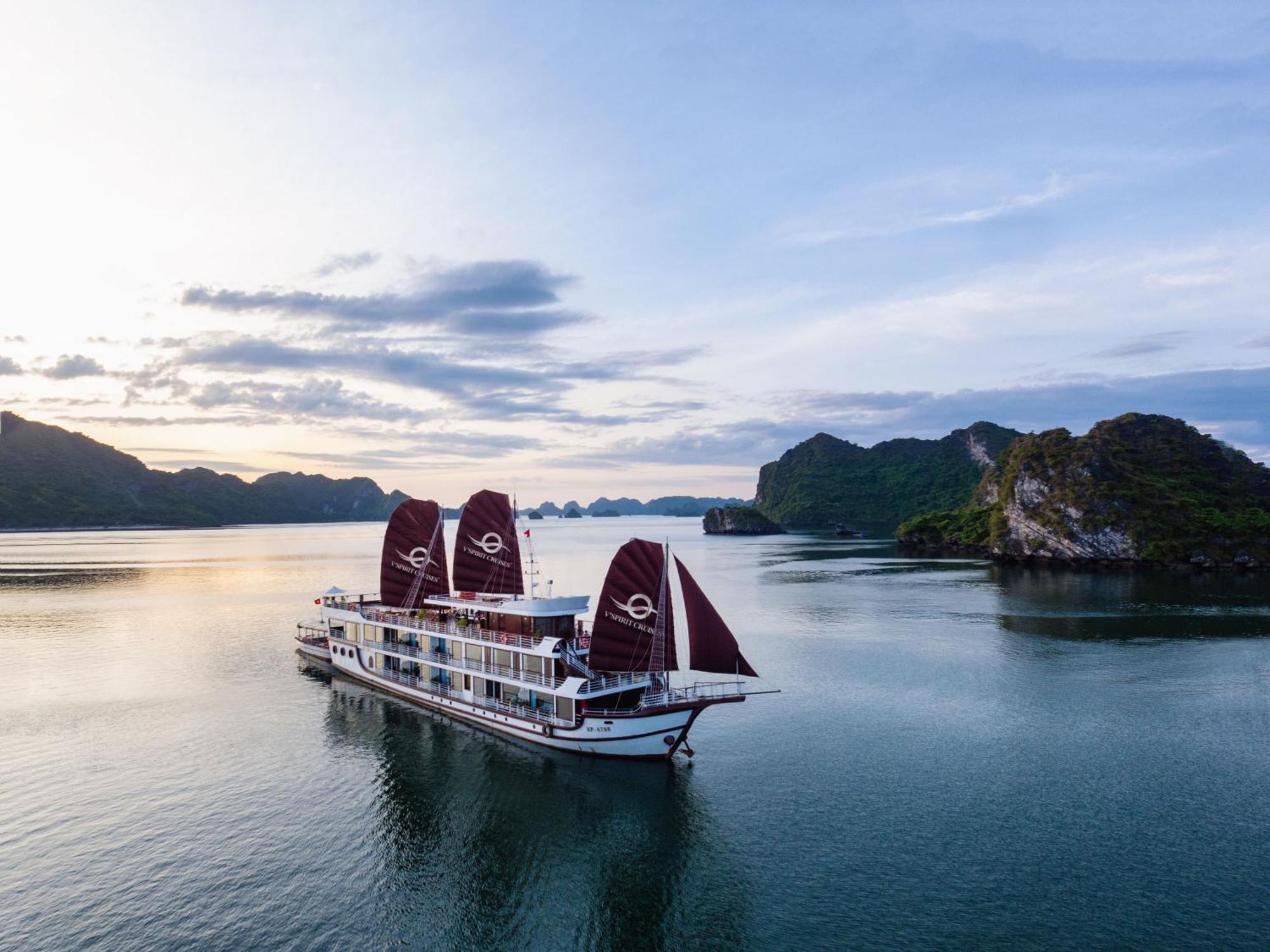V'Spirit Premier Cruise Hotel Ha Long Exterior foto